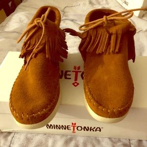 Women - MinneTonka Booties, Size 5 NIB